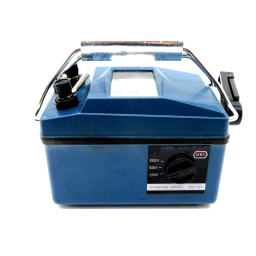 UEi IRT20 Hand Cranked Analog Insulation Resistance Tester Manuel du propriétaire | Fixfr